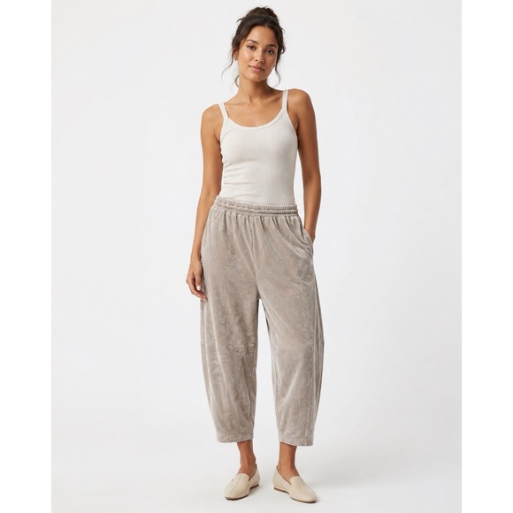 Sewn + Seen Pants - NWT Sewn + Seen Women's L Taupe Pull-On Barrel Leg Pants